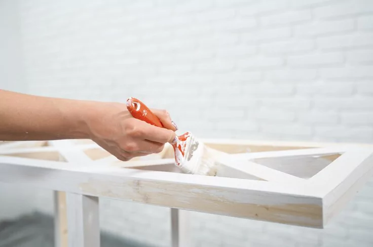 Kenapa Primer Coat Wajib Digunakan Sebelum Mengecat Kayu?