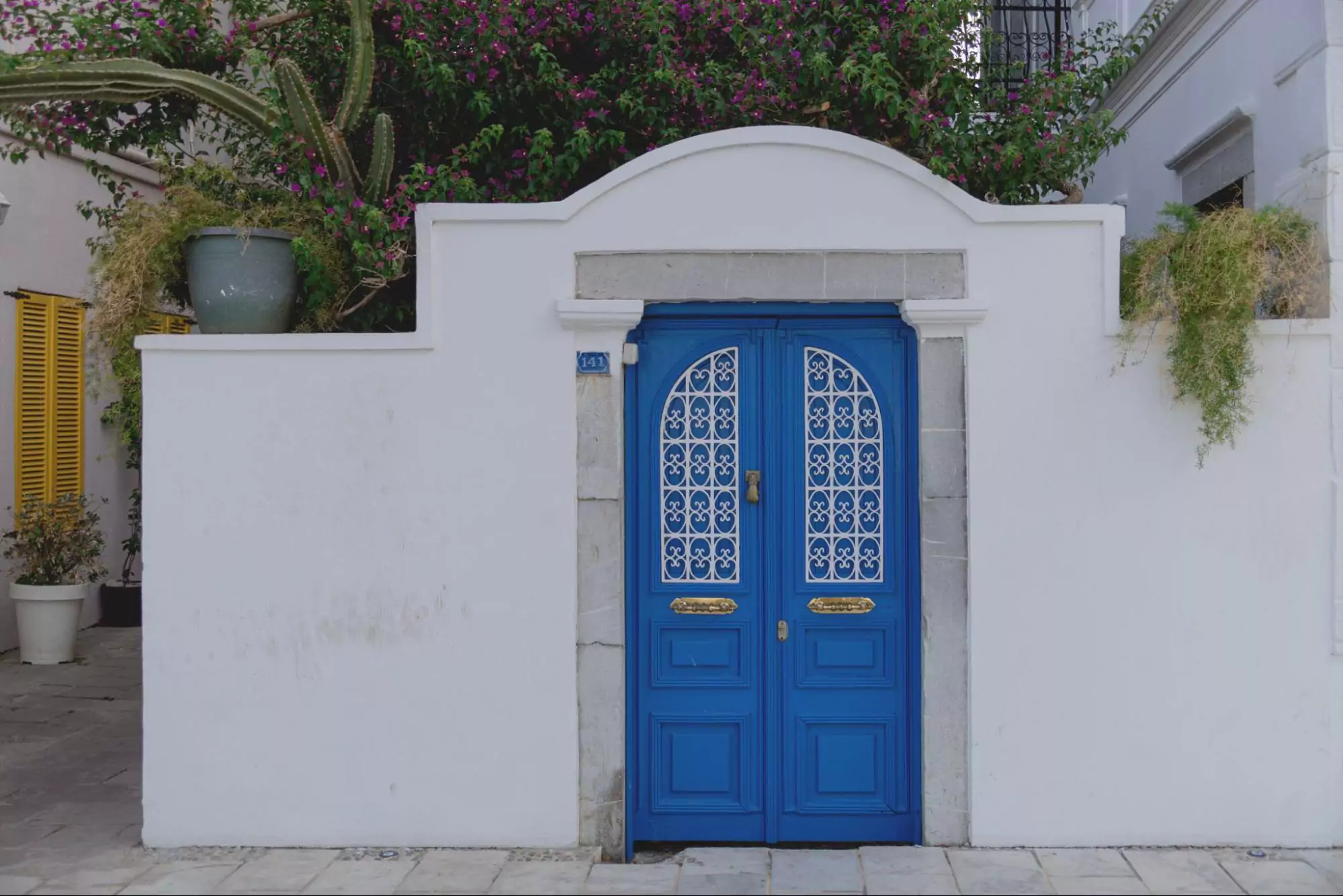 Biru